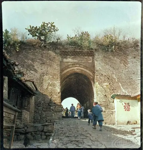 Interesting constructions of places in Yunnan province by Sofia Yablnska
