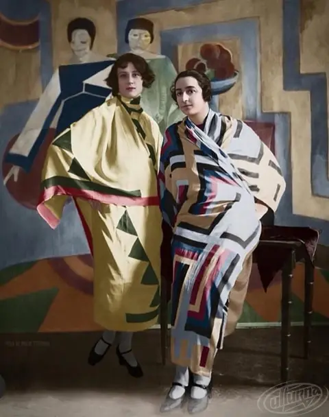 Hand-coloring of a photograph by Sonia Delaunay