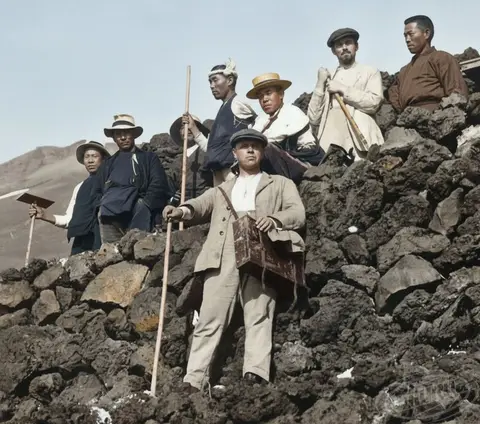 David Burliuk and Vaclav Fiala. Climbing Mount Fuji.