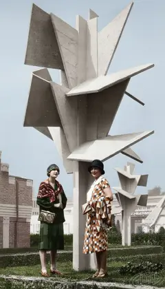 Models in costumes by Sonia Delaunay