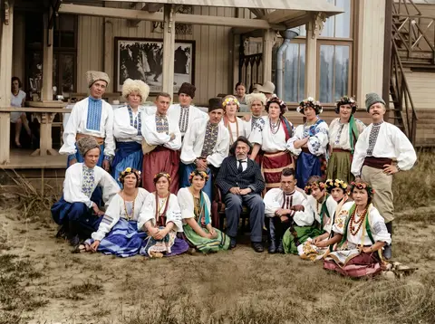 Ilya Repin with a choir that performed for him outside his villa Penaty in Kuokkala